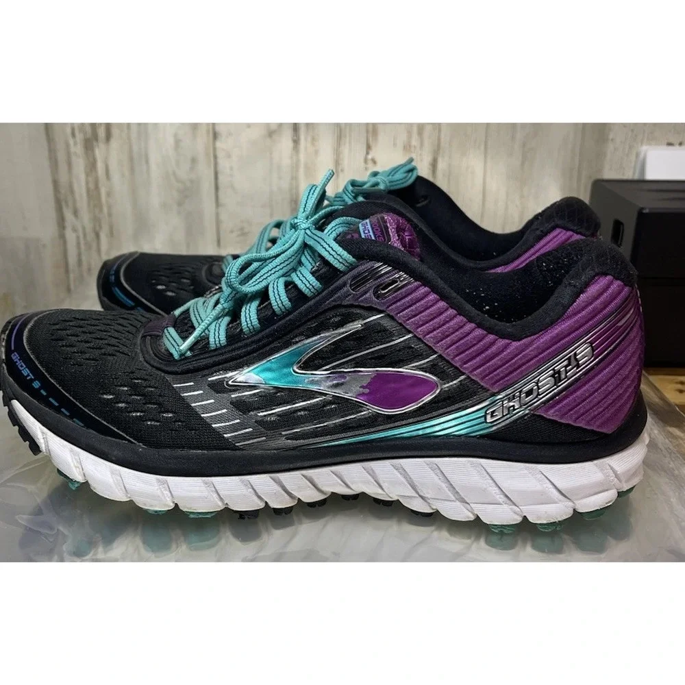 Brooks ghost women